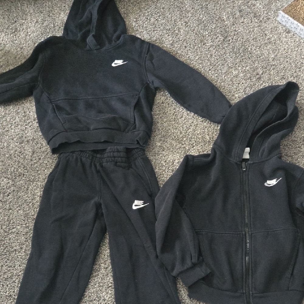 3 Piece Nike Kids Small Black Sweatpants & Hoodie Set